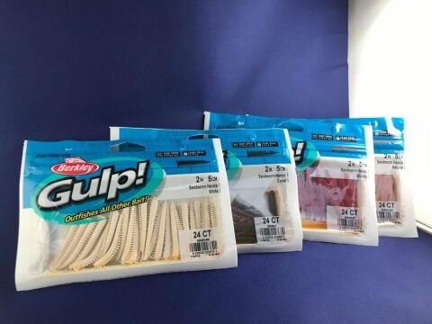 BERKLEY GULP Sandworm 5 cm LRF silikonu